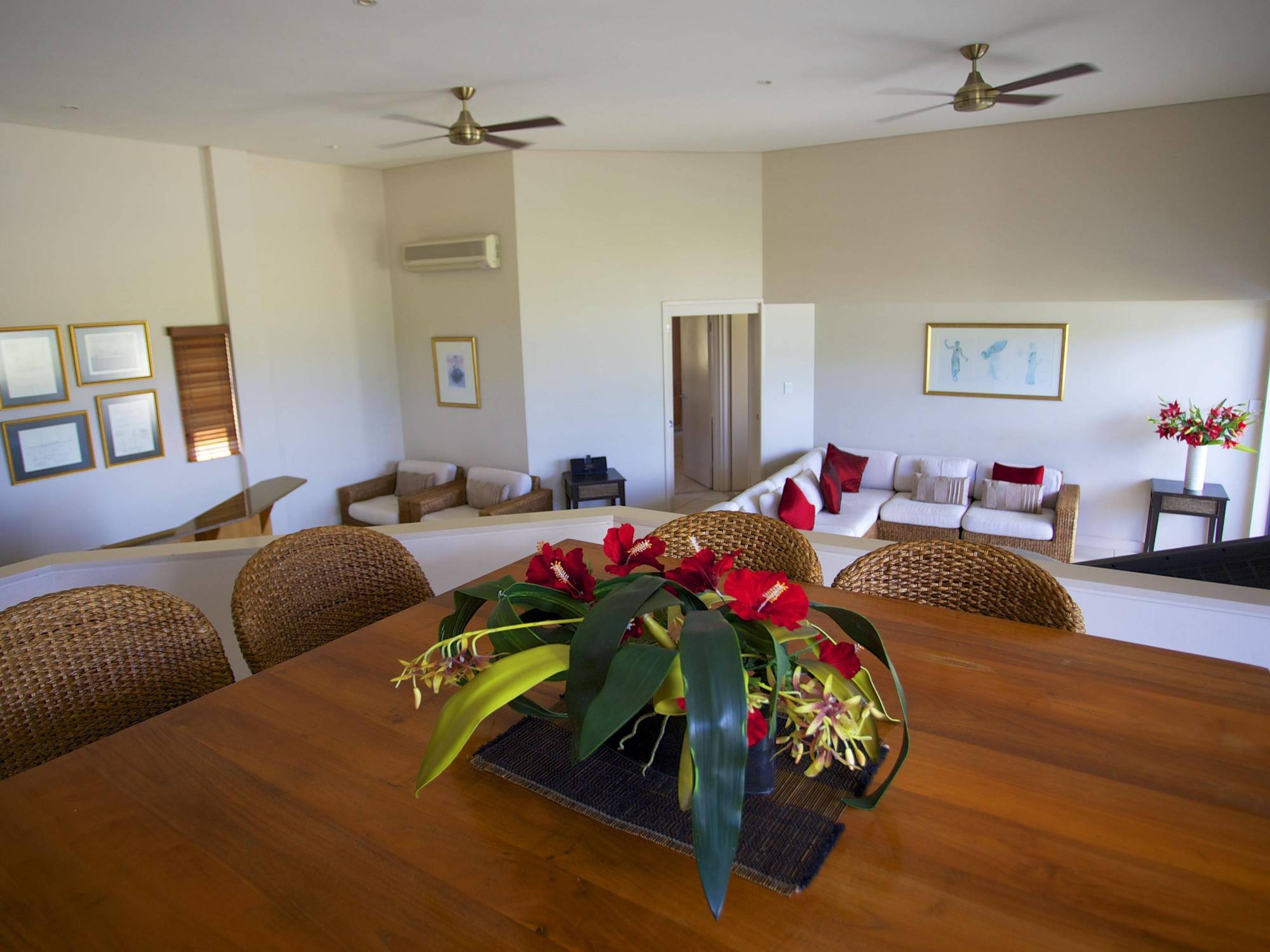 Portside Whitsunday Luxury Holiday Apartments Airlie Beach Exterior photo