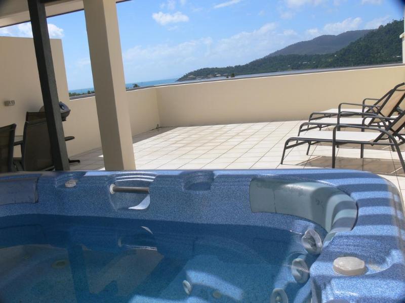 Portside Whitsunday Luxury Holiday Apartments Airlie Beach Exterior photo