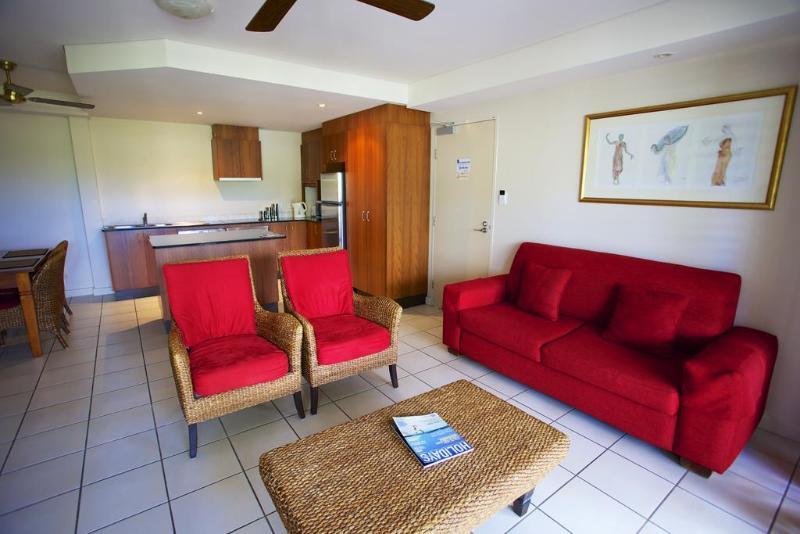 Portside Whitsunday Luxury Holiday Apartments Airlie Beach Exterior photo