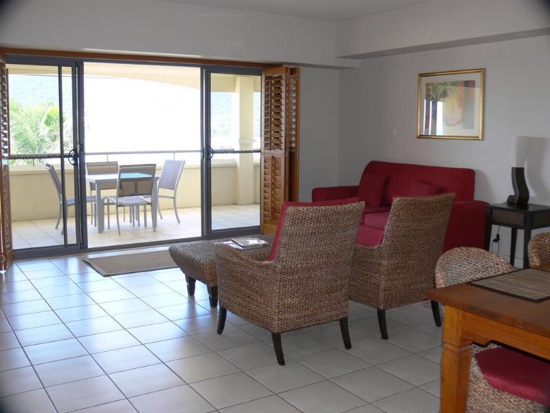 Portside Whitsunday Luxury Holiday Apartments Airlie Beach Exterior photo