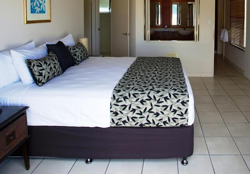 Portside Whitsunday Luxury Holiday Apartments Airlie Beach Exterior photo