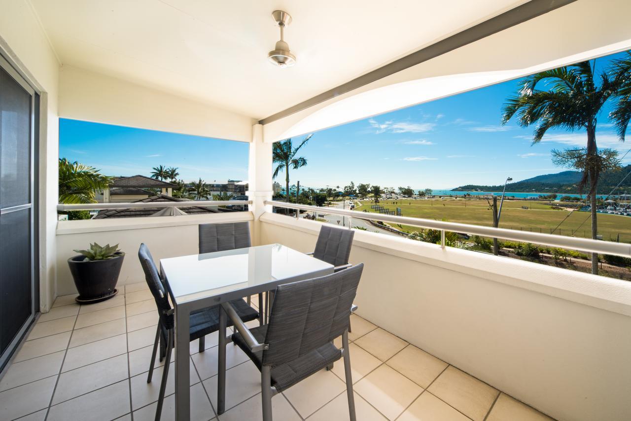 Portside Whitsunday Luxury Holiday Apartments Airlie Beach Exterior photo