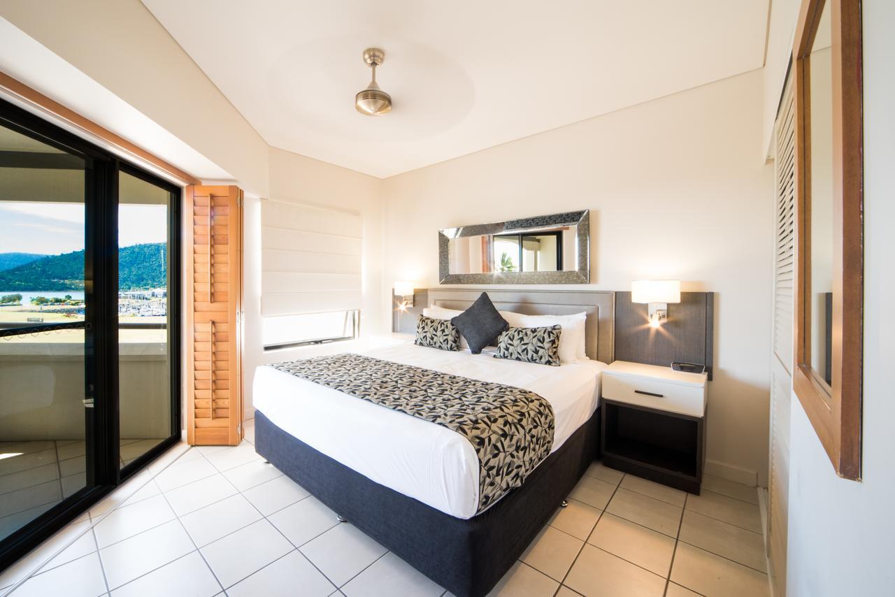 Portside Whitsunday Luxury Holiday Apartments Airlie Beach Exterior photo