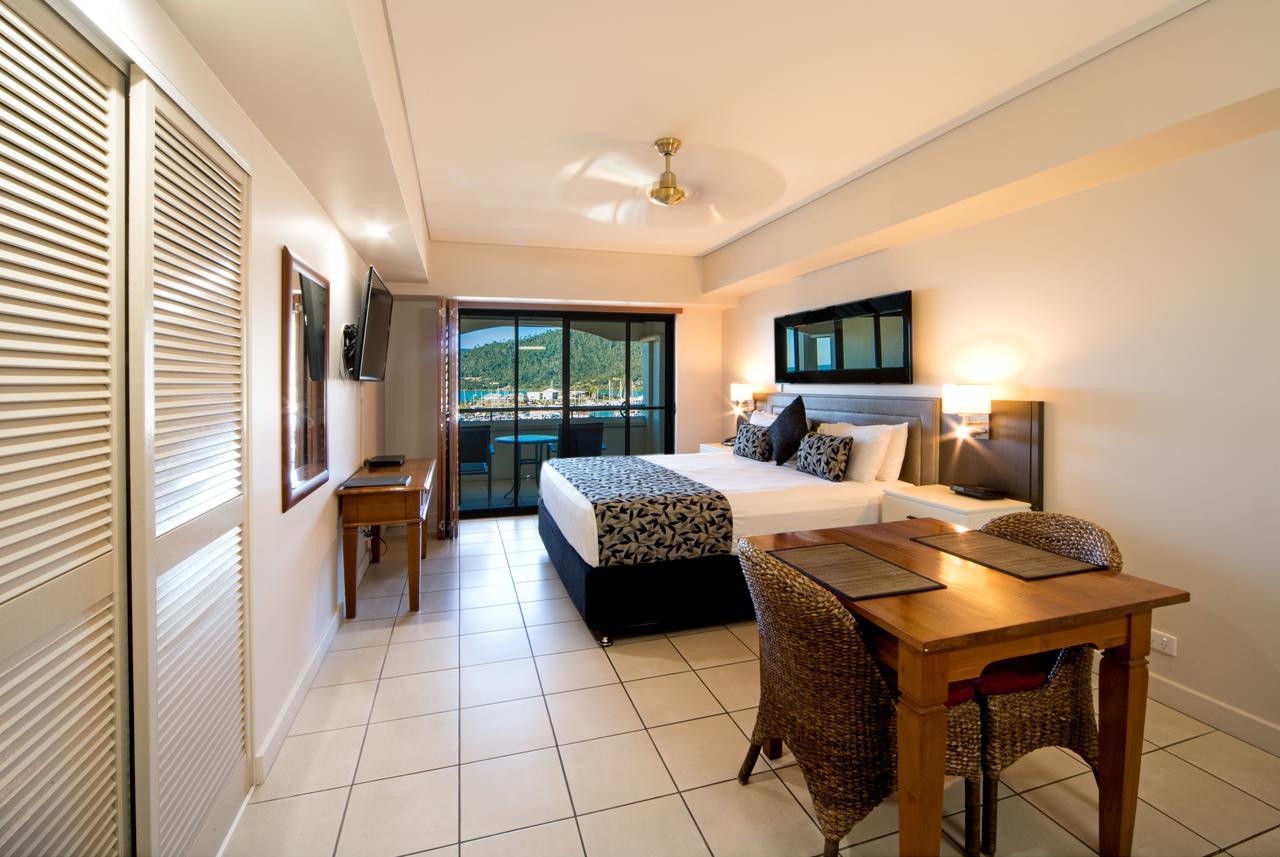 Portside Whitsunday Luxury Holiday Apartments Airlie Beach Exterior photo