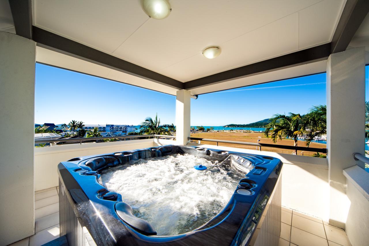 Portside Whitsunday Luxury Holiday Apartments Airlie Beach Exterior photo